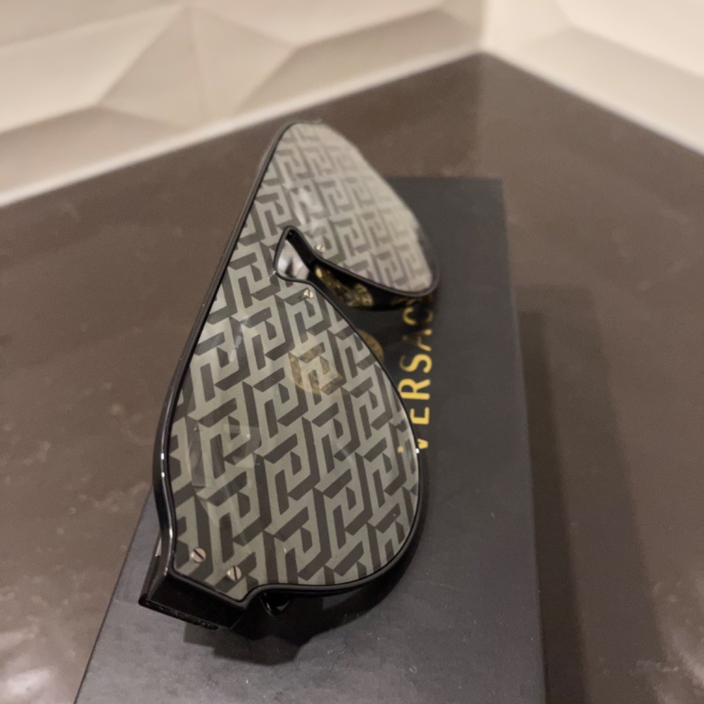 VERSACE LOGO MONOGRAM SUNGLASSES - Picture 7 of 14